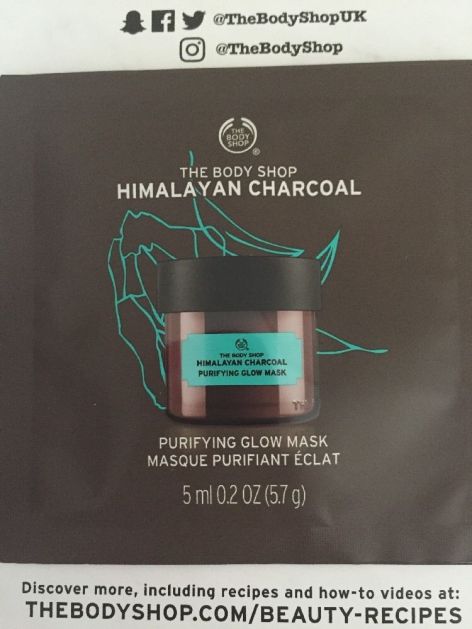 the-body-shop-himalayan-charcoal-purifying-glow-mask-_57